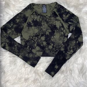 NWOT VS Pink tie dye active crop